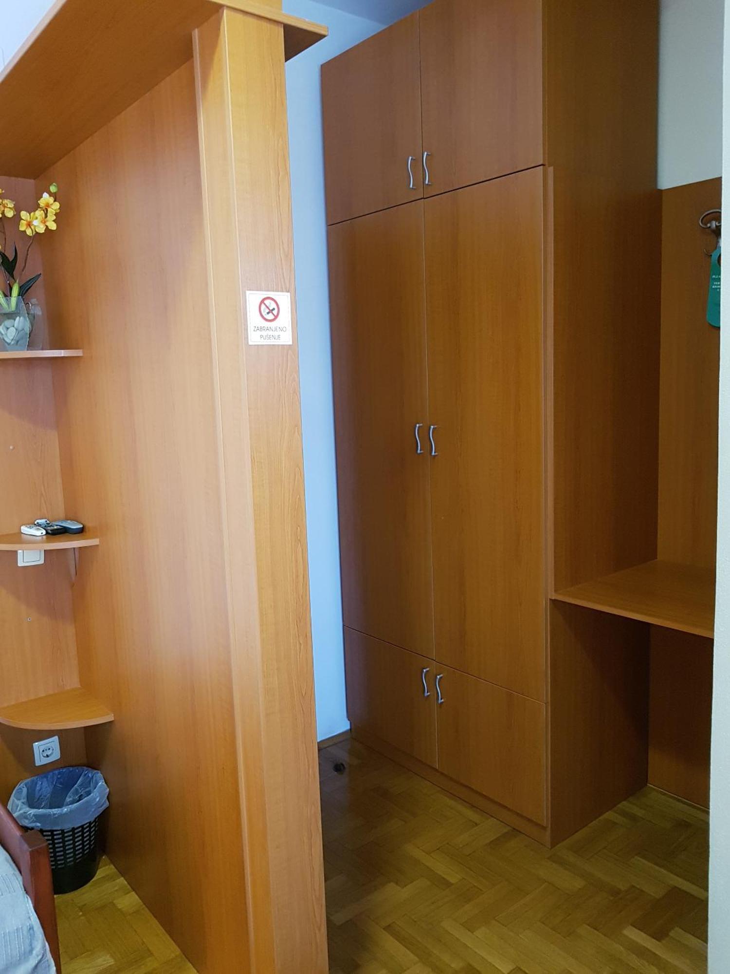 Prenociste Klas Pleternica Rum bild