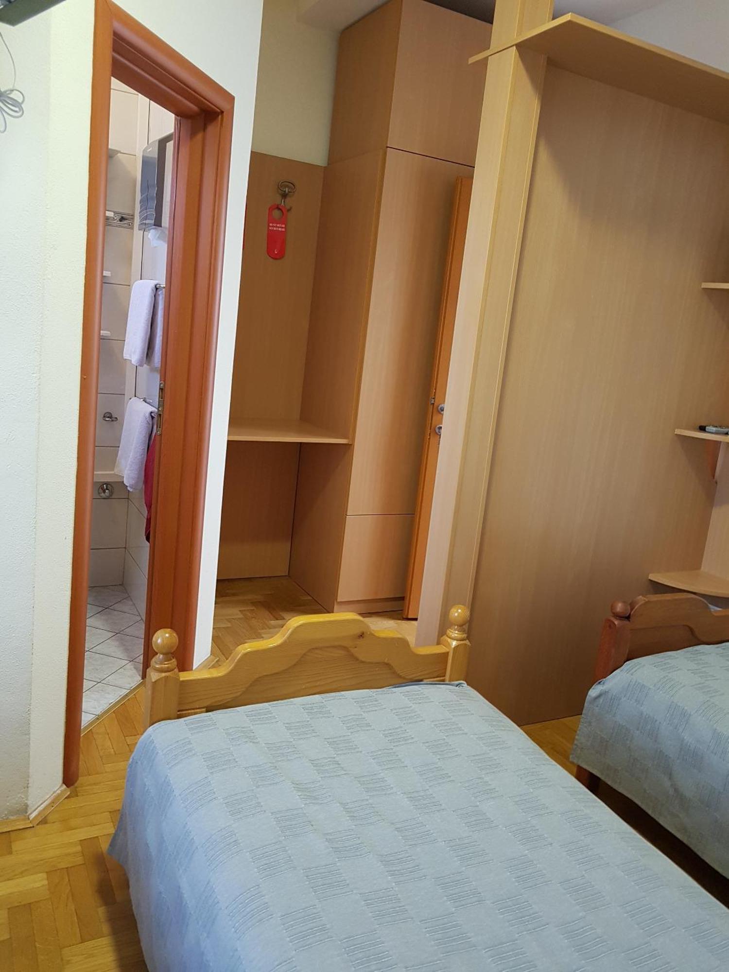 Prenociste Klas Pleternica Rum bild