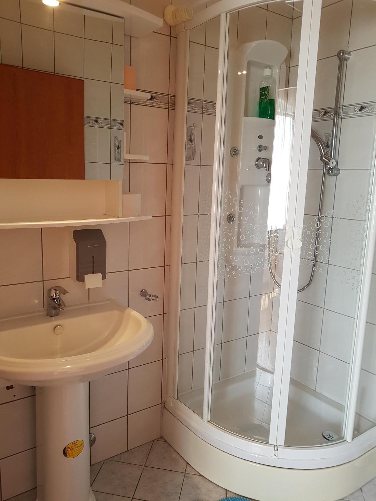 Prenociste Klas Pleternica Rum bild
