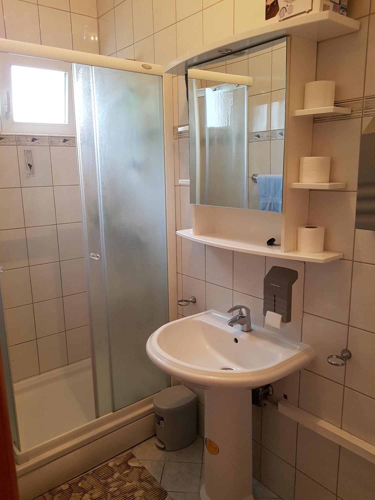 Prenociste Klas Pleternica Rum bild