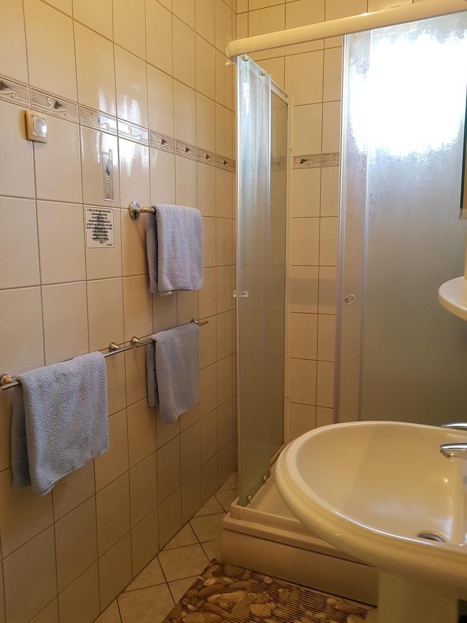 Prenociste Klas Pleternica Rum bild